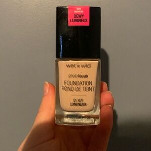 Wet n wild photo focus dewy